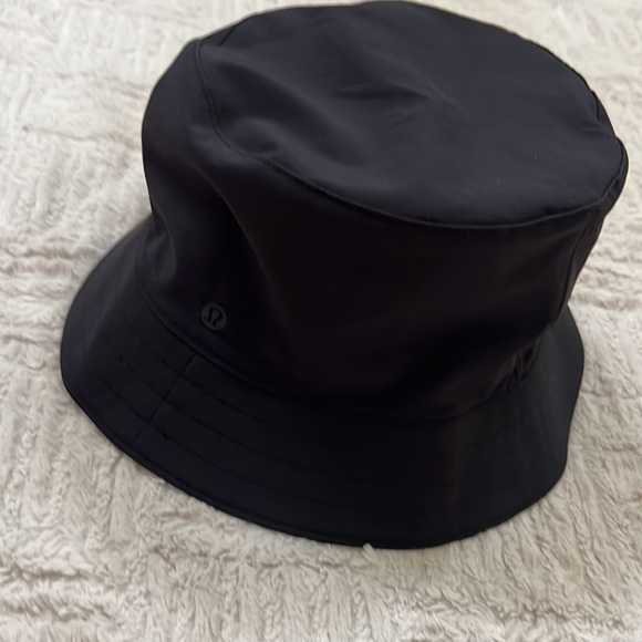 Lululemon Both Ways Reversible Bucket Hat - Black & Camo Deep Coal Multi, EUC - Picture 6 of 16